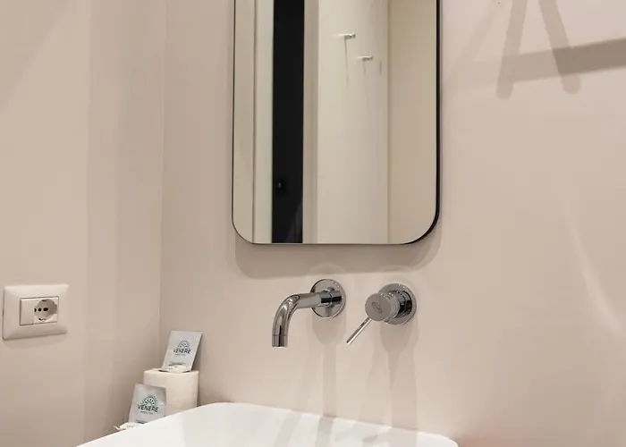 Youhosty - Ticinese 3 Apartment